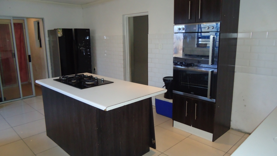 4 Bedroom Property for Sale in The Connifers Western Cape